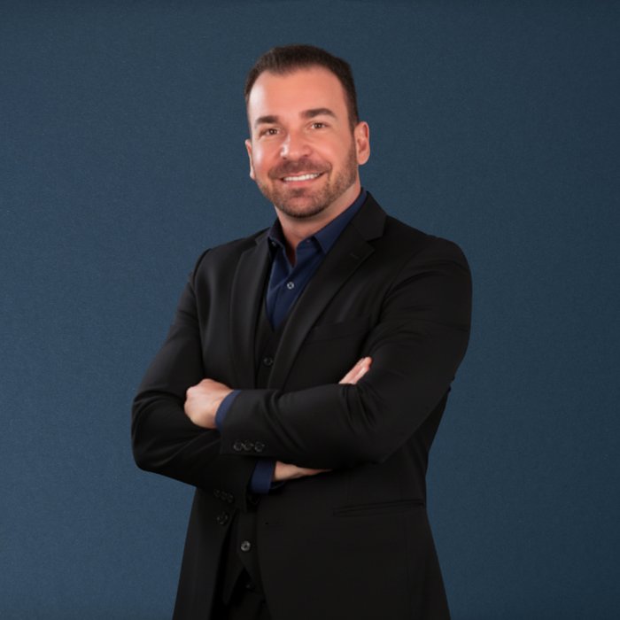 Dr. Raphael Fernandes