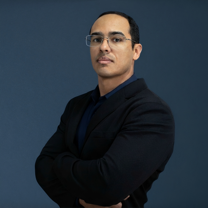 Dr. William dos Santos
